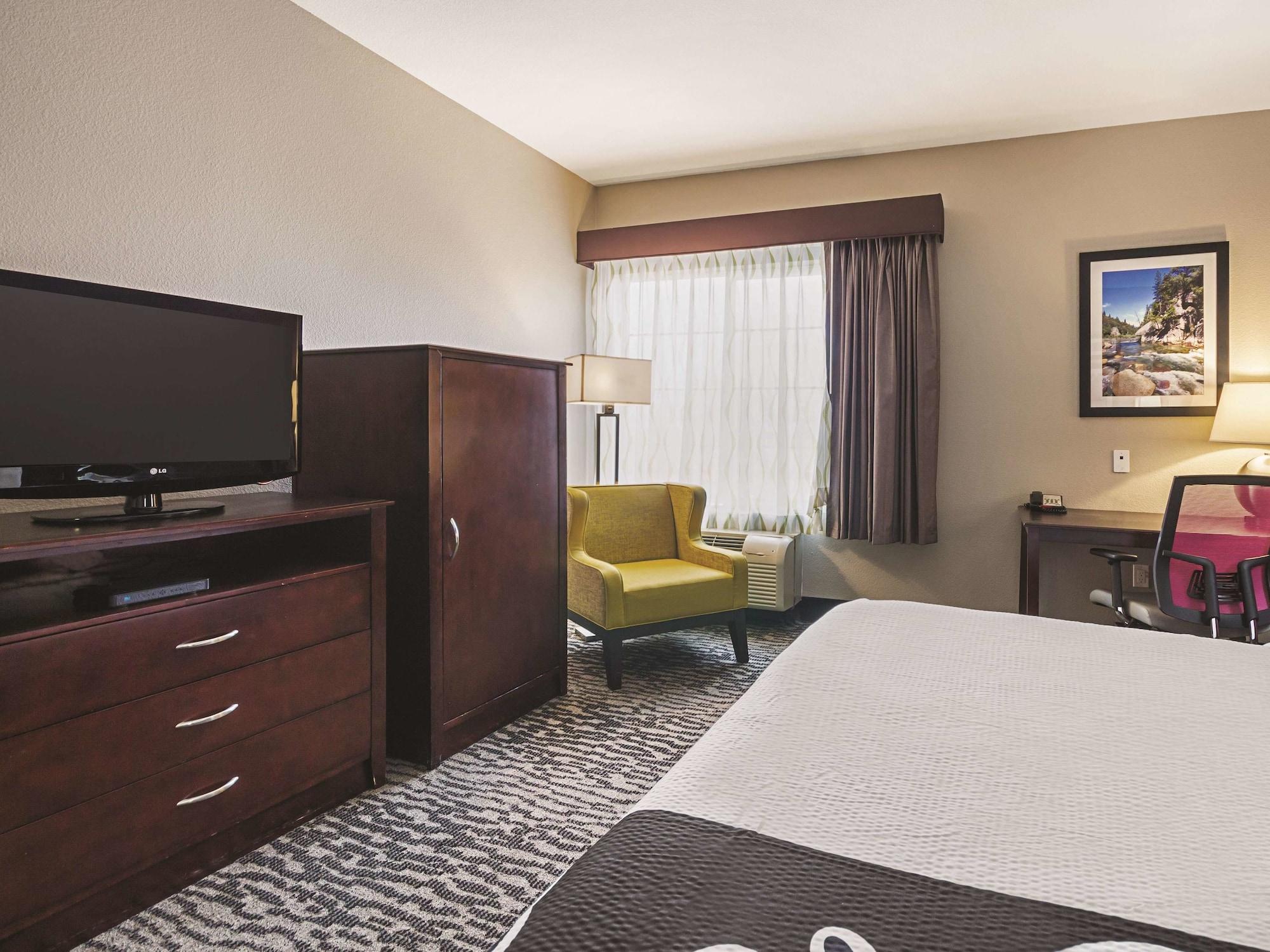 La Quinta By Wyndham Fresno Northwest Hotel Exterior photo