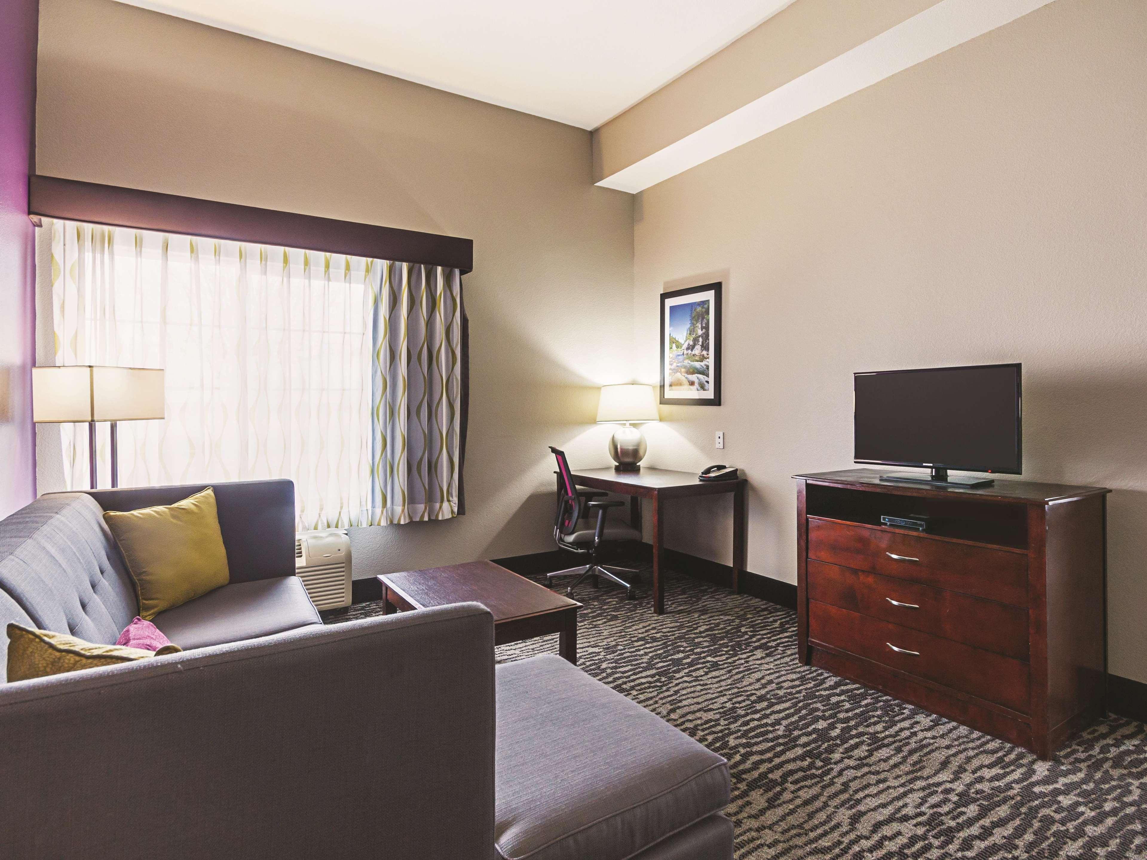 La Quinta By Wyndham Fresno Northwest Hotel Exterior photo