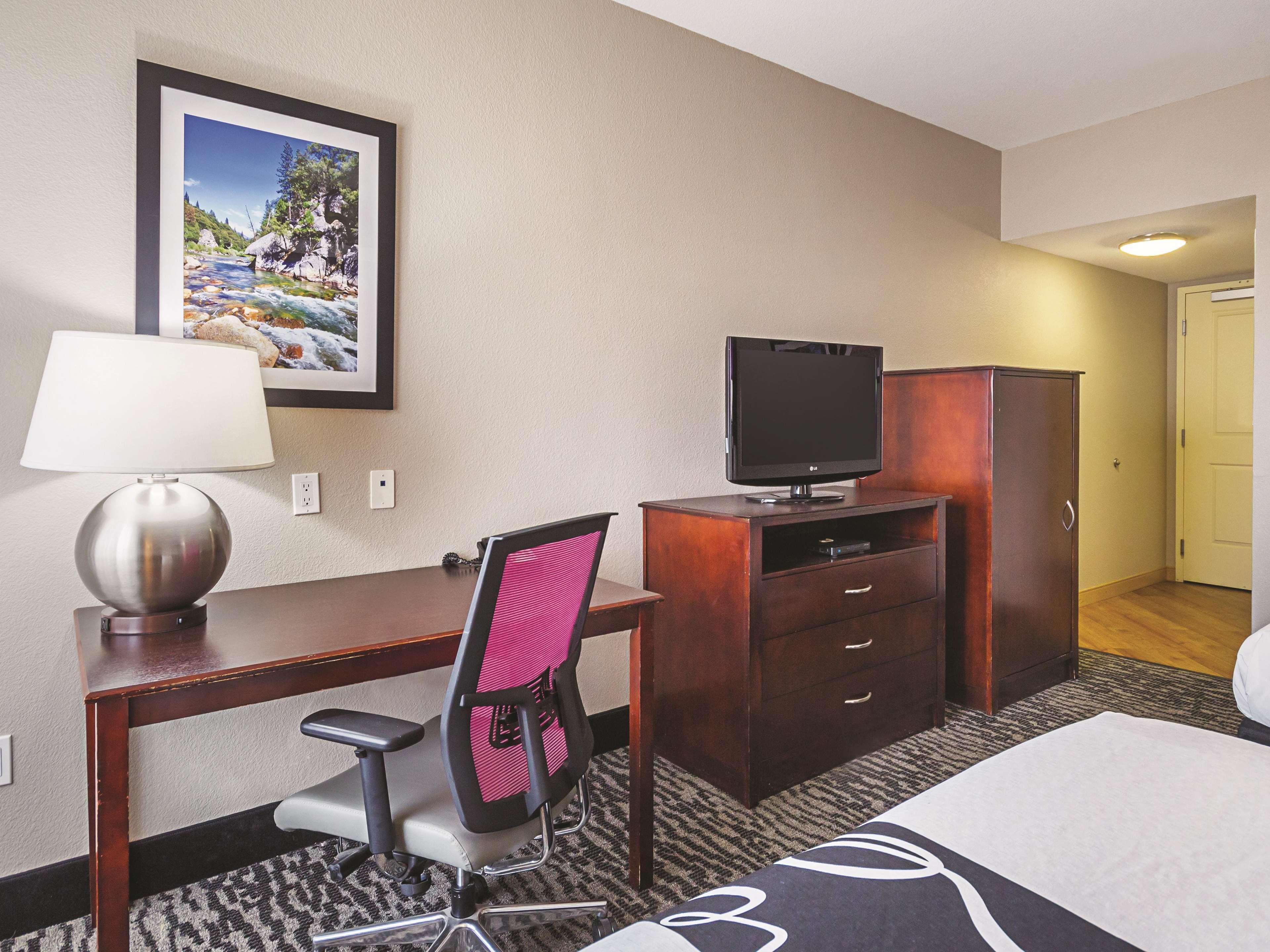 La Quinta By Wyndham Fresno Northwest Hotel Exterior photo
