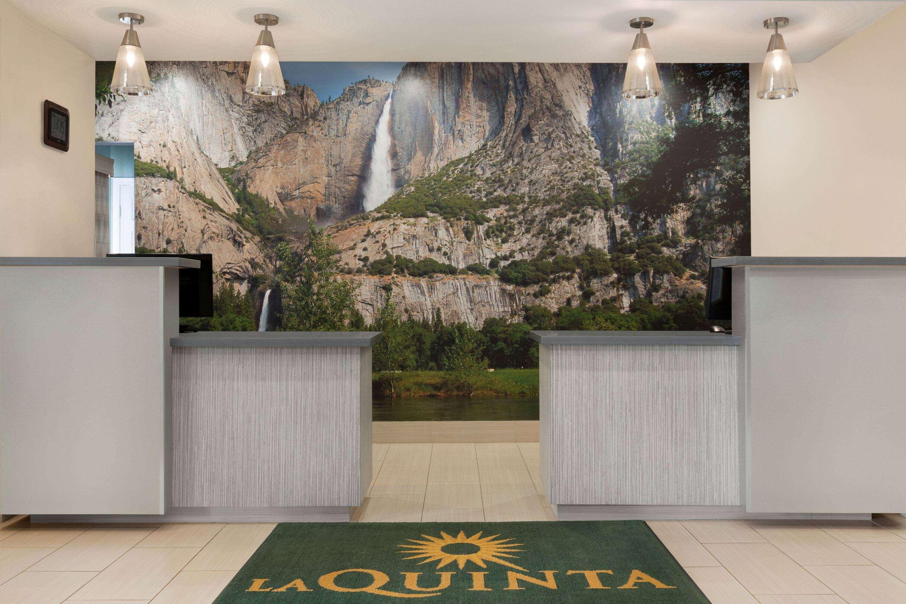 La Quinta By Wyndham Fresno Northwest Hotel Exterior photo
